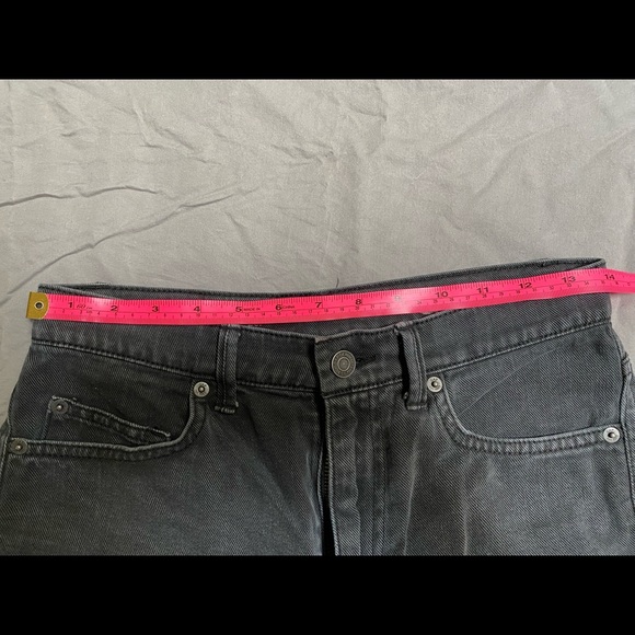 Gap high rise grey denim shorts - Picture 3 of 3